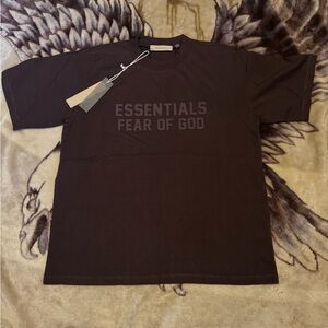 FEAR OF GOD ESSENTIAL Shirt “Plum”